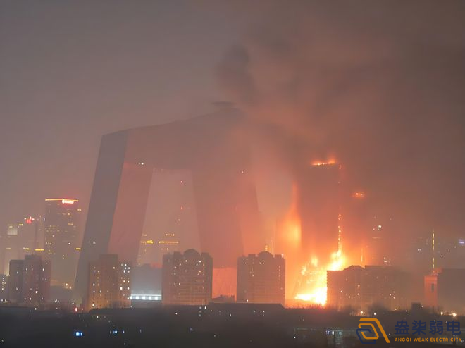 煙感報(bào)警器對(duì)于高層建筑火災(zāi)預(yù)警的重要性