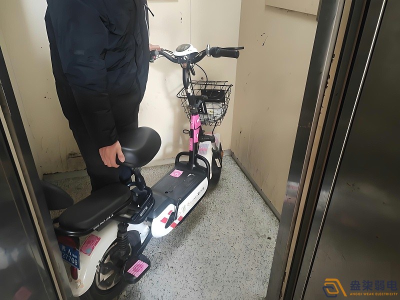 電瓶車入電梯隱患大，語音告警守安全